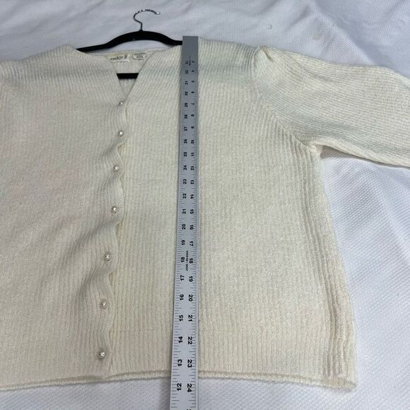 Vintage Ribbed Cream Pearl Button Up Cardigan - Picture 5 of 7